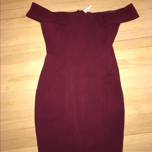 Wine red off-the-shoulder bodycon dress